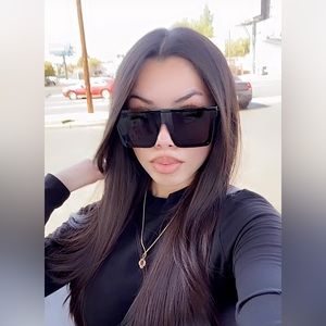 Meet your Posher, Ahlia